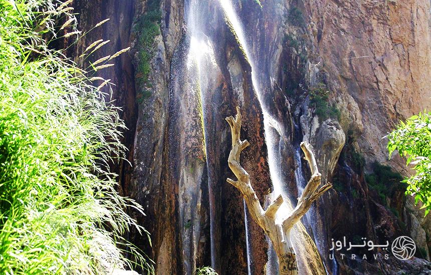 آبشار مارگون در نزدیکی تنگ بستانک شیراز